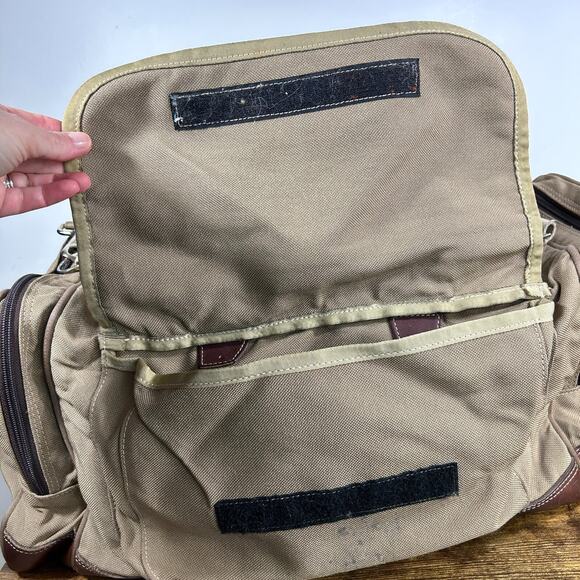VTG Tan Canvas Leather Battenkill Travel Bag Diamond Bluff Hunting USA 22” - Picture 15 of 16